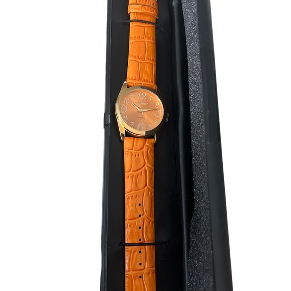 New Gossip Watch with Leather Band in box - Picture 2 of 6